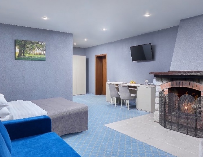 Однокомнатный люкс с камином/ Suite with fireplace - Отель Country Resort / Кантри Резорт